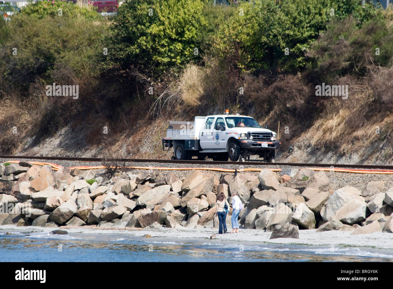 BNSF Railroad Hi-Rail Truck auf Bahnstrecke im US-Bundesstaat Washington Edmonds WA USA Stockfoto