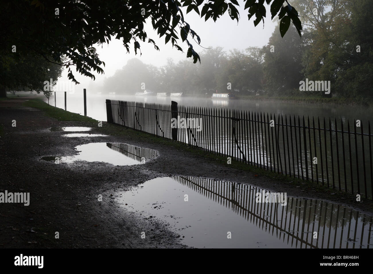 Feuchten, nebligen Morgen an der Themse in Oxford 2 Stockfoto