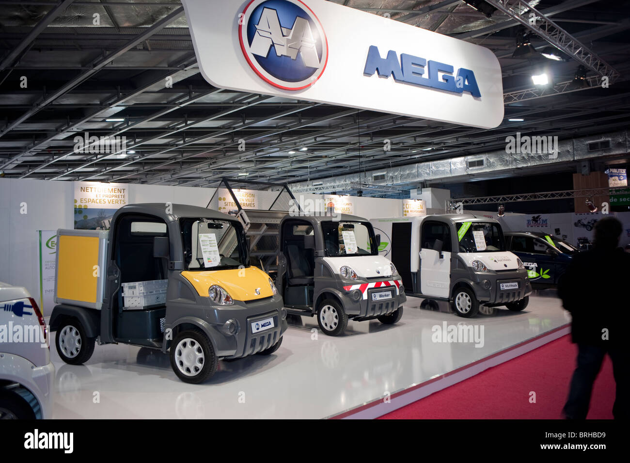 Paris, Frankreich, Display, Paris Car Show, Kleine Elektroautos, zum Verkauf: Mega Corp.front Micro Cars, ohne Führerschein, Green Cars Marketing Stockfoto