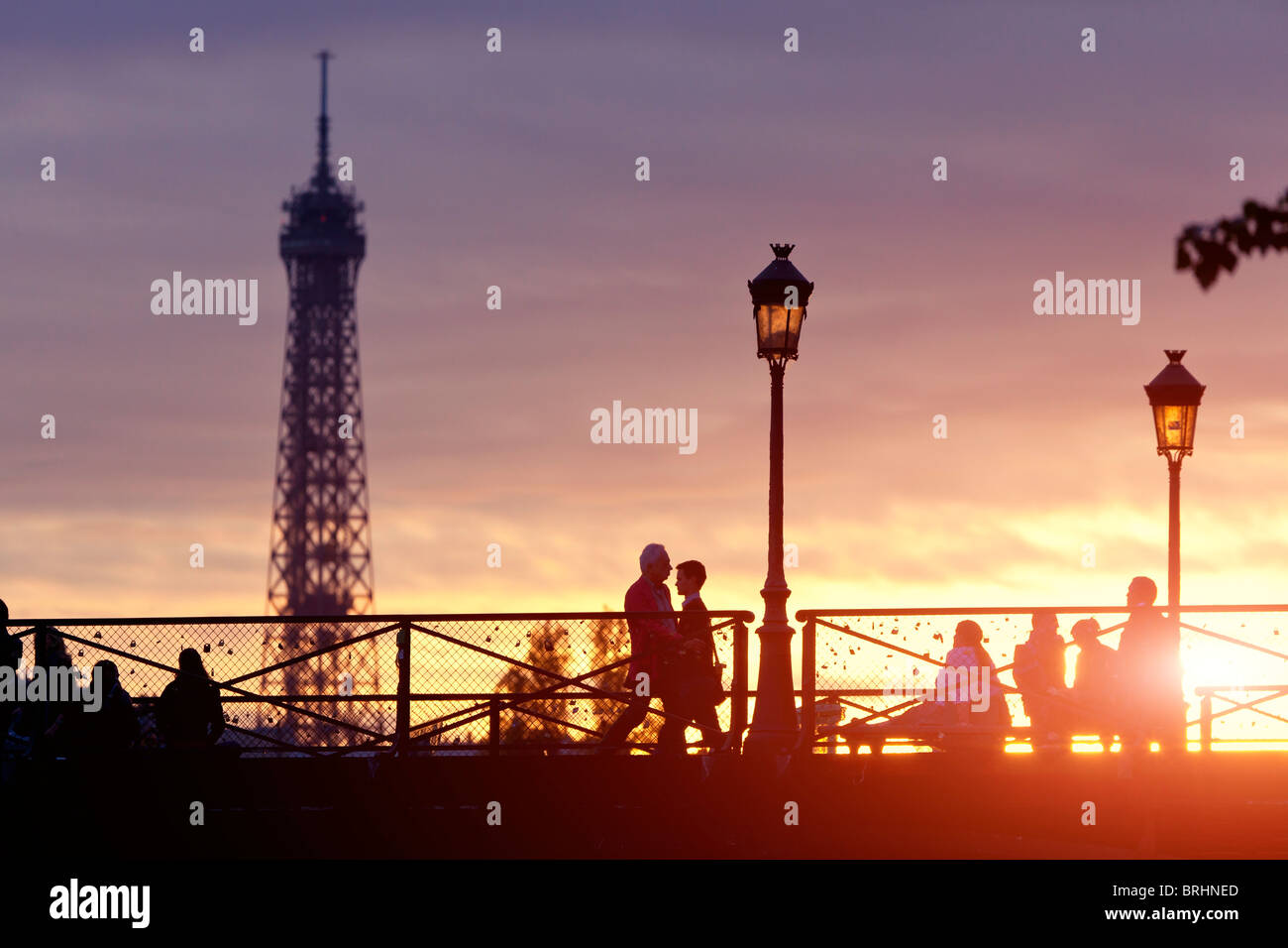 Frankreich, Paris, Brücke Pont des Arts bei Sonnenuntergang Stockfoto