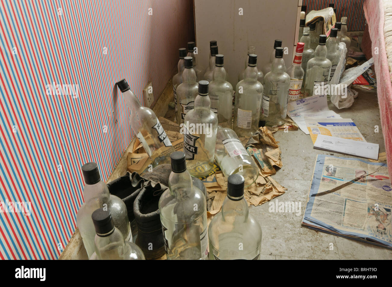 Leere Alkohol Flaschen Kuche Stockfotos Und Bilder Kaufen Alamy