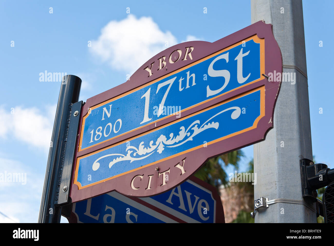 Ybor City, FL - Juli 2009 - Straßenschild auf 17th Street in Ybor City-Bereich von Tampa, Florida Stockfoto