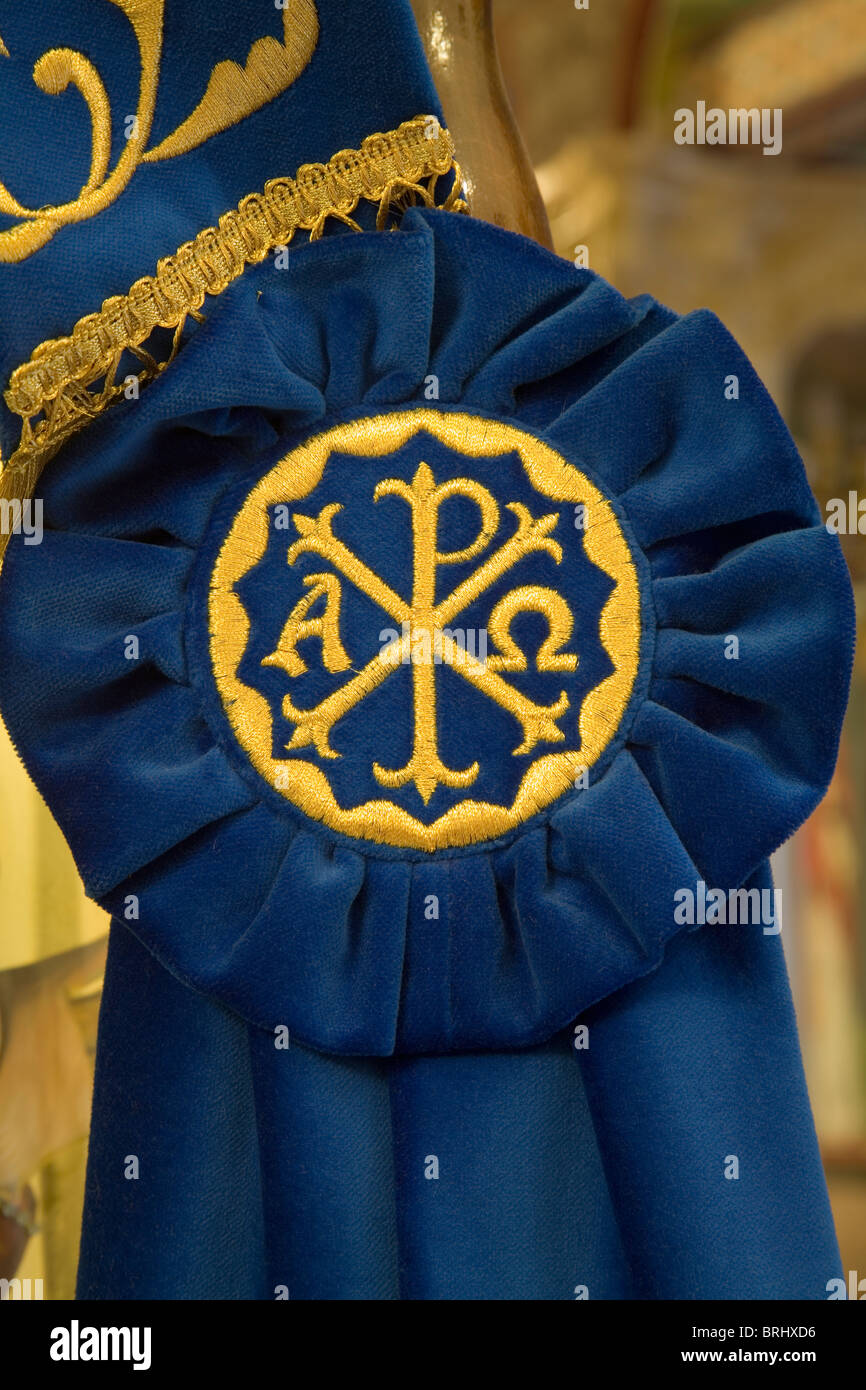 '' ARXO'' Sinn '' ich bin der Herr '' in schmiedeeisernen mit gelben Faden auf blauem Samt dekoratives Stück christlichen Kirche Griechenland Kreis Stockfoto