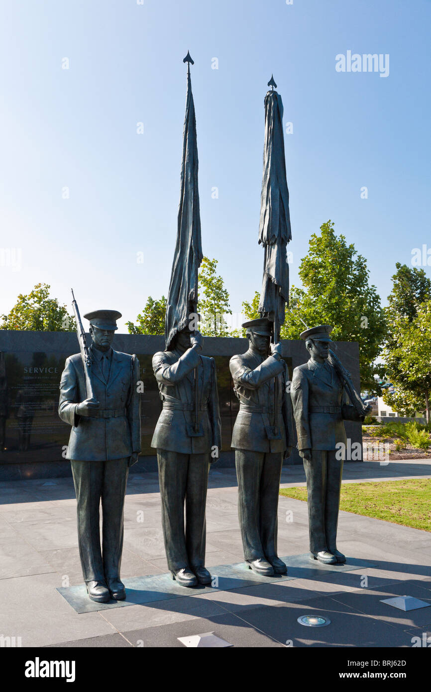 Bronzestatuen von der Ehrengarde Memorial an der United States Air Force Memorial in Arlington, Virginia Stockfoto
