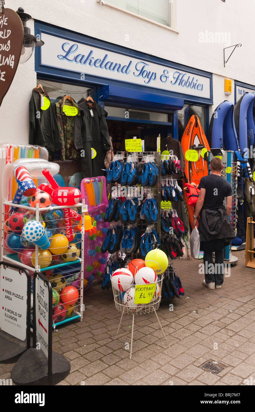 Der Lakeland Spielzeug & Hobbys Shop speichern in Keswick, Cumbria, England, Großbritannien, Uk Stockfoto