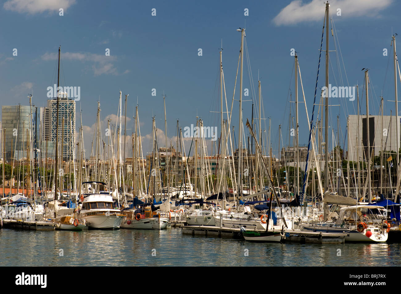 Land Spanien yacht im Mittelmeer Hafen Barcelona Stockfoto