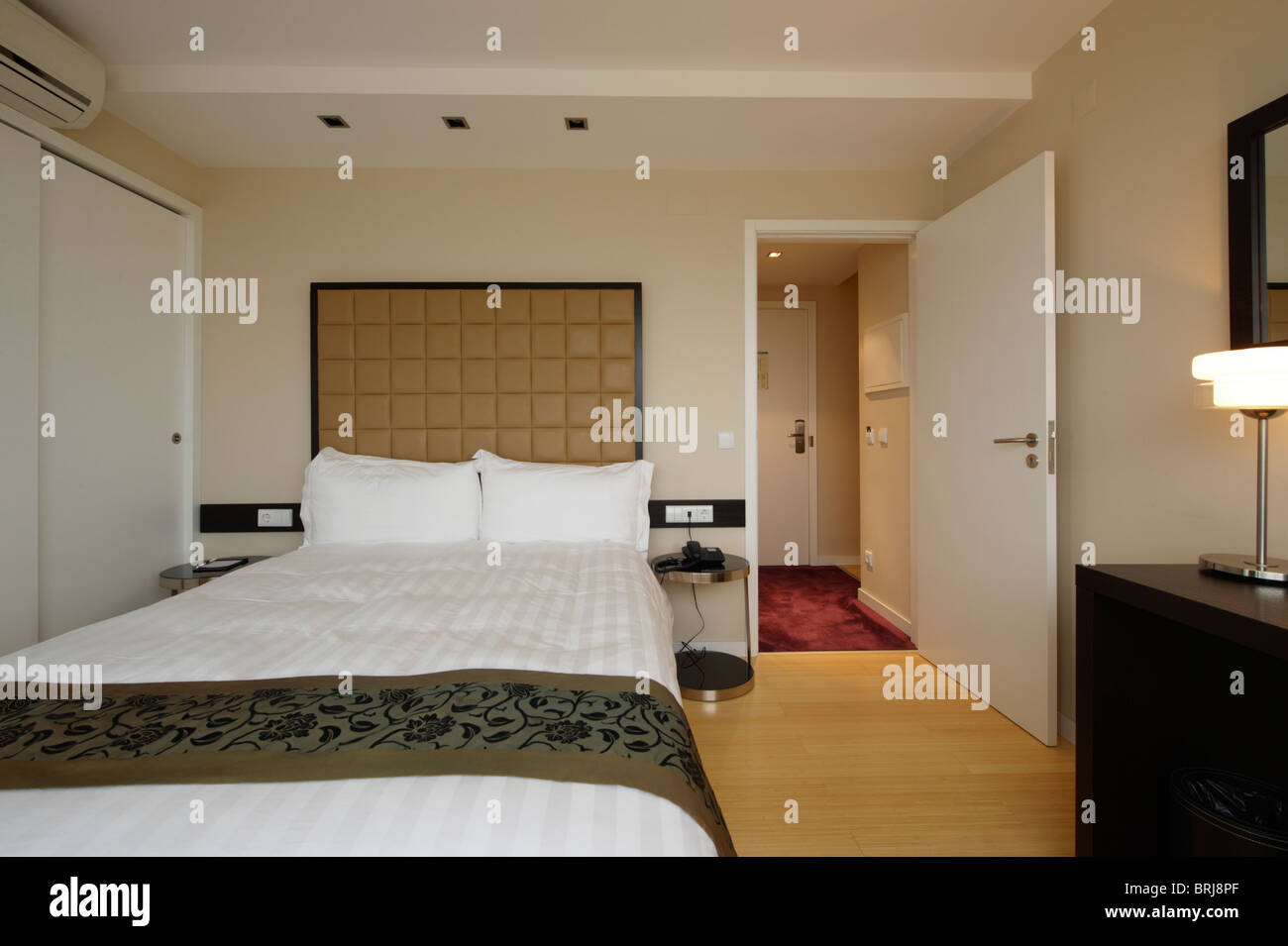 Schlafzimmer mit modernem design Stockfoto