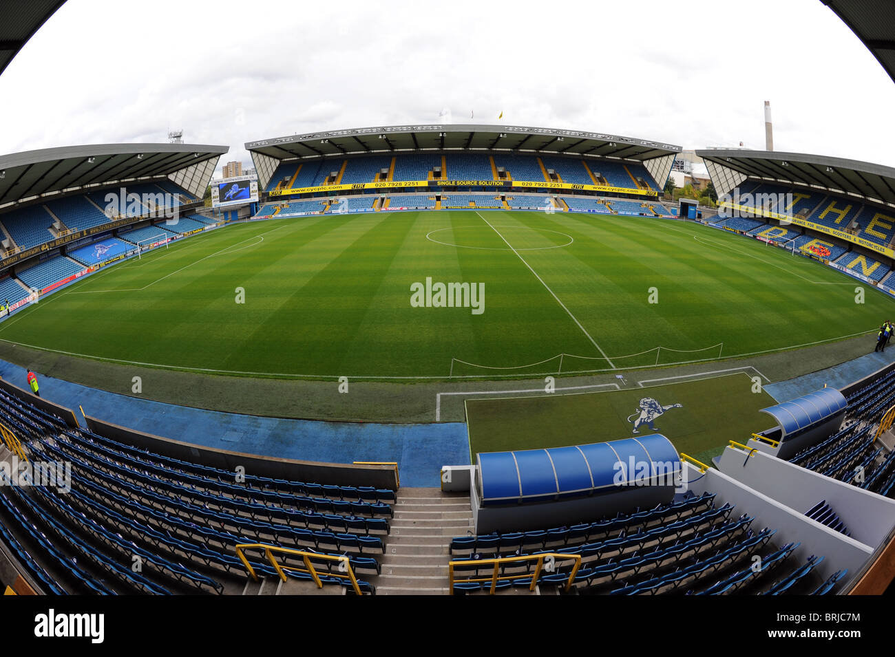 Innenansicht der Höhle-Stadion (früher bekannt als die neue Höhle), London. Haus von Millwall Football Club Stockfoto