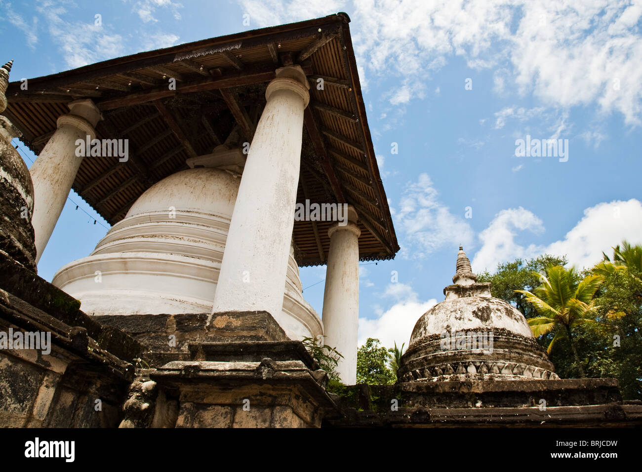 Historischen Tempel in Kandy "Tempel-Schleife" ist eine großartige Möglichkeit, die schöne ländliche Umgebung der Hauptstadt Kandy Hill zu probieren. Stockfoto