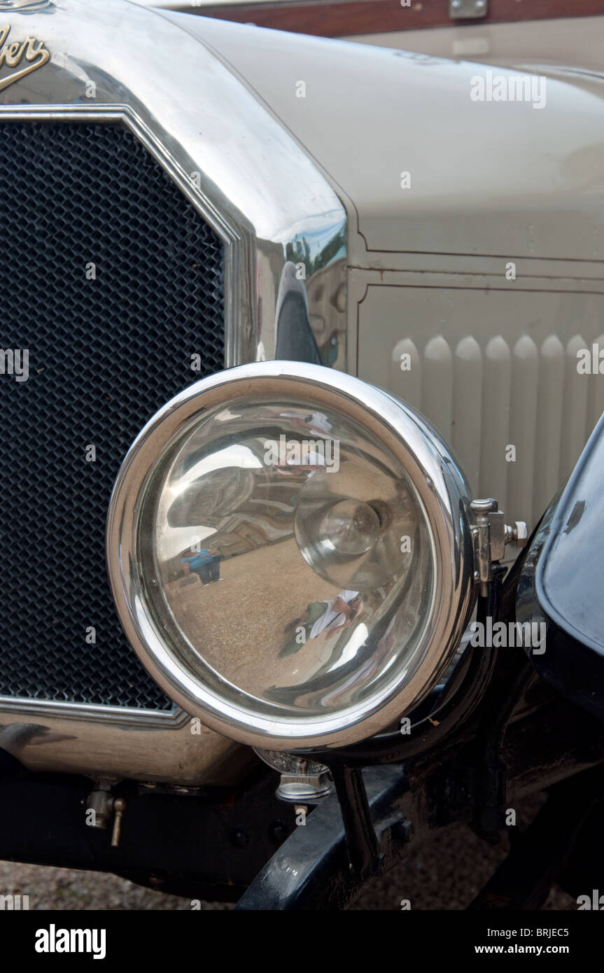 Scheinwerfer auf ein Humber Oldtimer Stockfoto