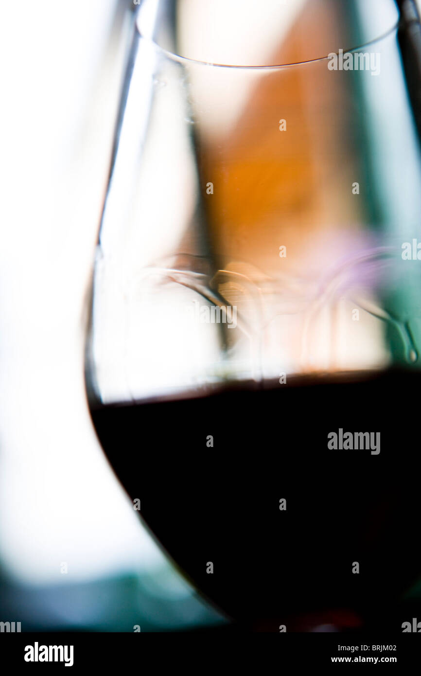 Glas Rotwein, Nahaufnahme Stockfoto