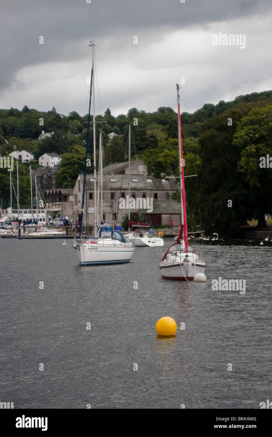 Boote am Lake Windermere im Lake District in Cumbria, England Stockfoto