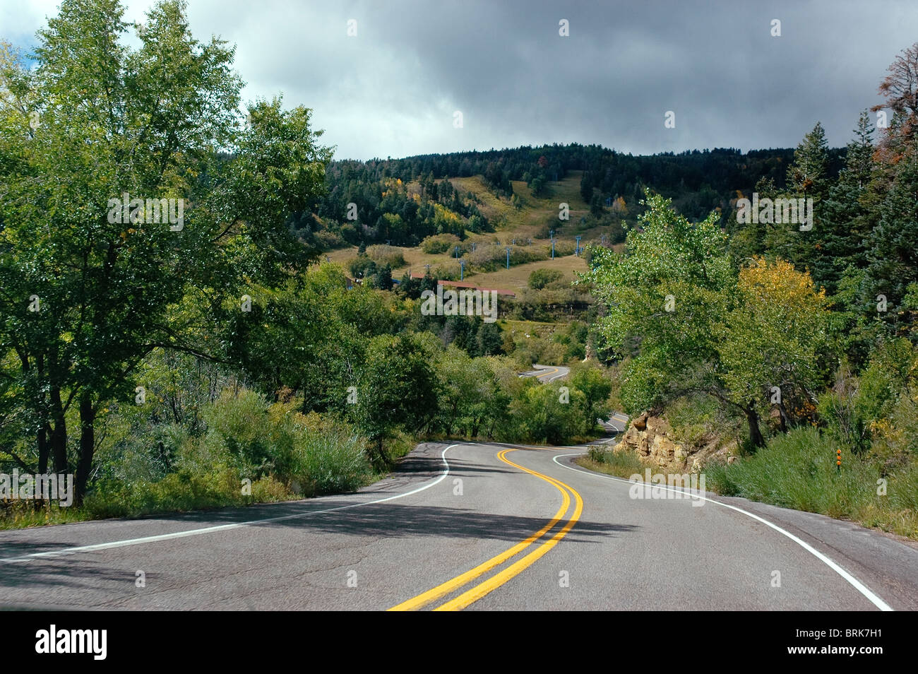 Sandia-Skigebiet in der Nähe von Albuquerque, NM nähert. Stockfoto