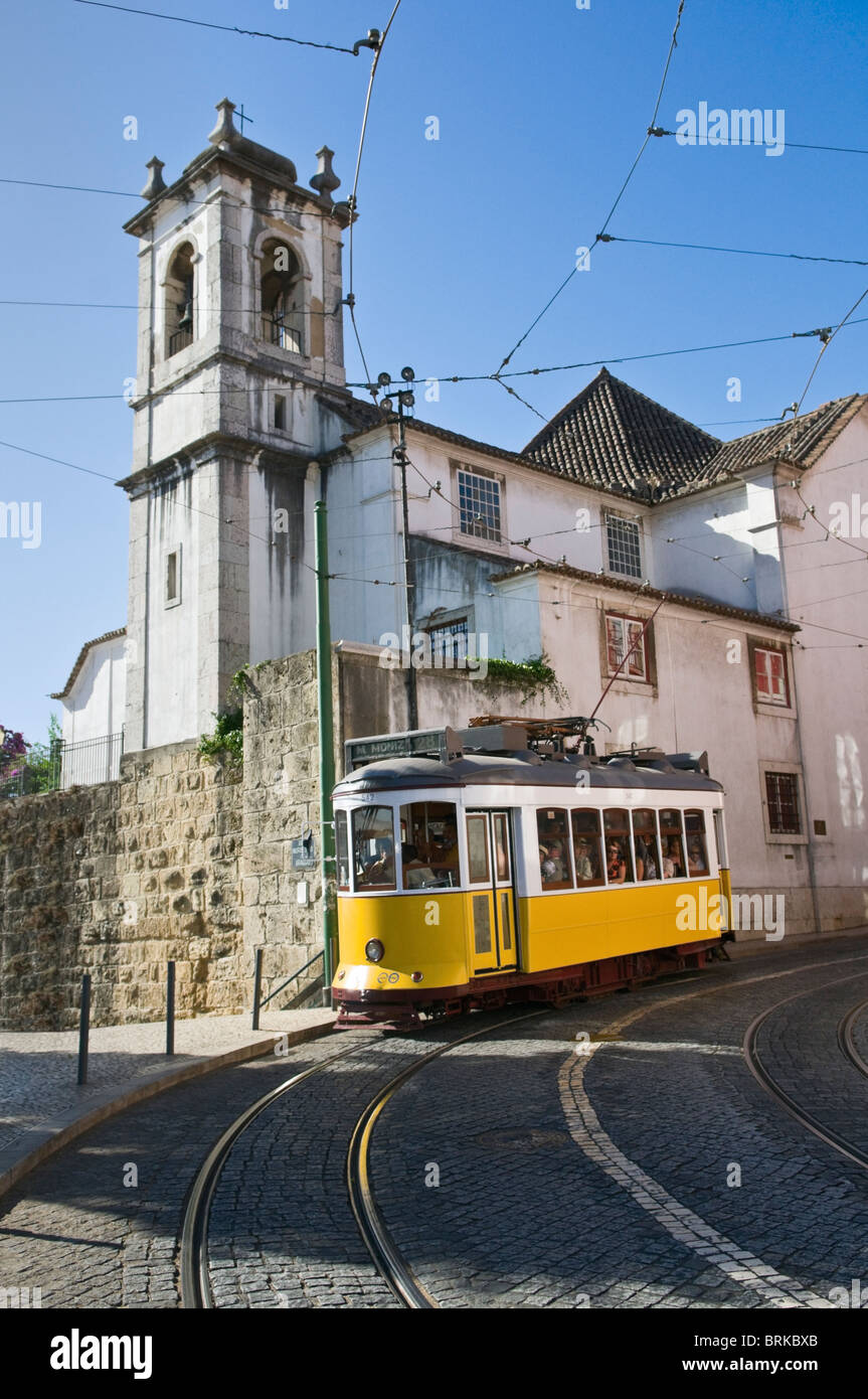 Tram 28 Lissabon Portugal Stockfoto