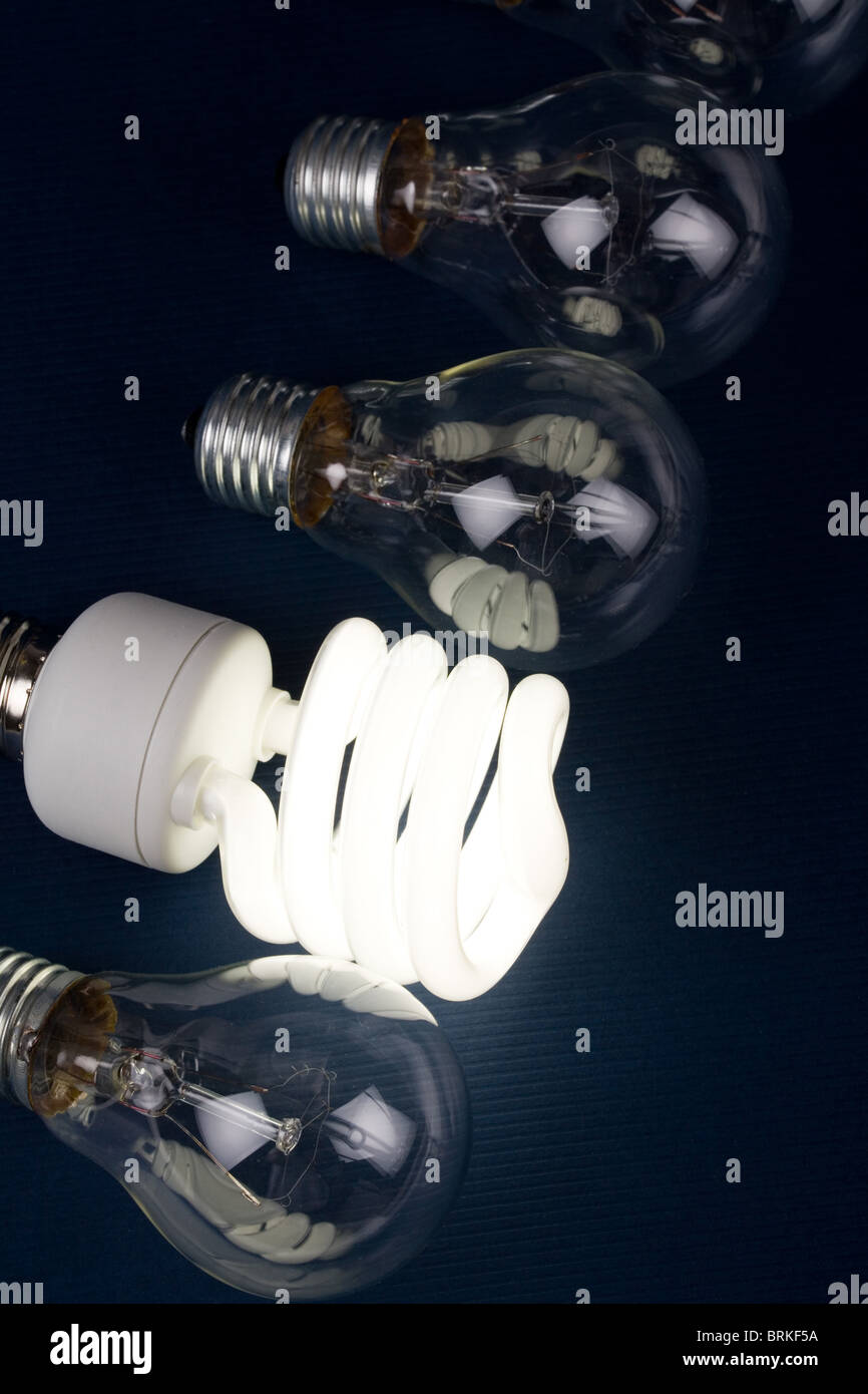 Kompakte Leuchtstofflampen Lampe Bungalow bis Stockfoto