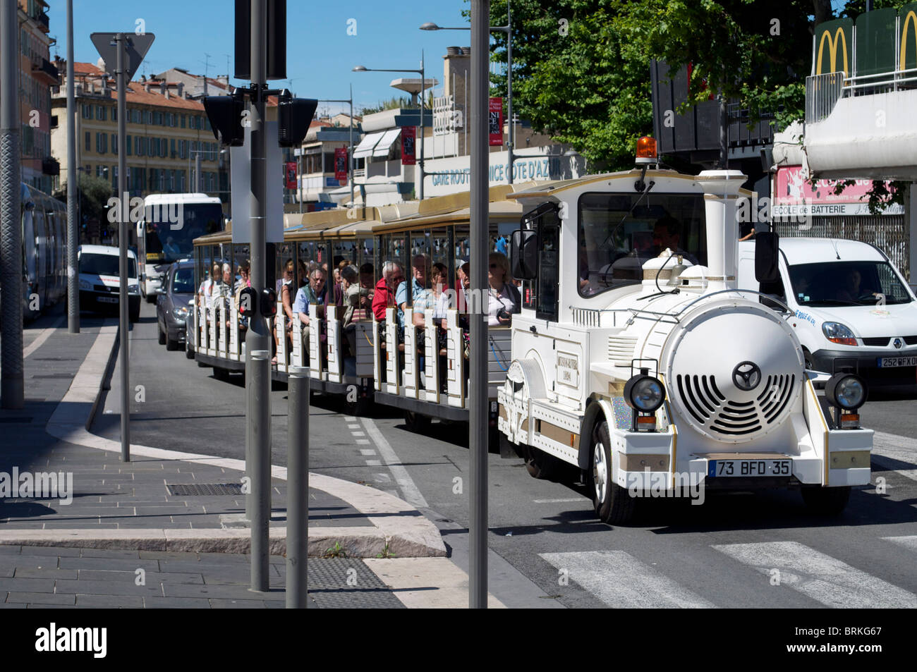 Monte Carlo Monaco Touristenbus und Bahn fährt rund um die Stadt Stockfoto
