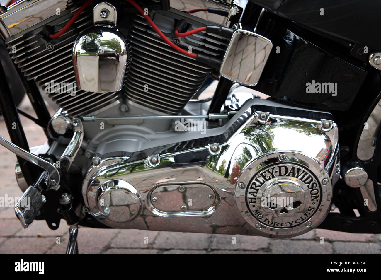 Harley Davidson Motor mit Totenkopf-Details. Stockfoto