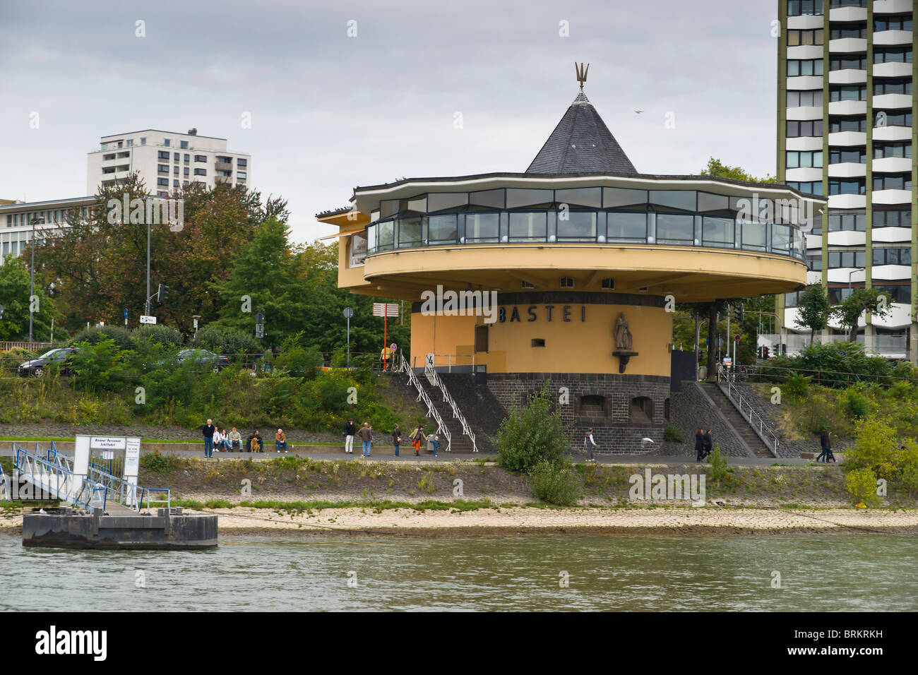 Köln - die Rhineside "Bastei" Panorama-Restaurant von einem Aussichtsturm umgebaut Stockfoto