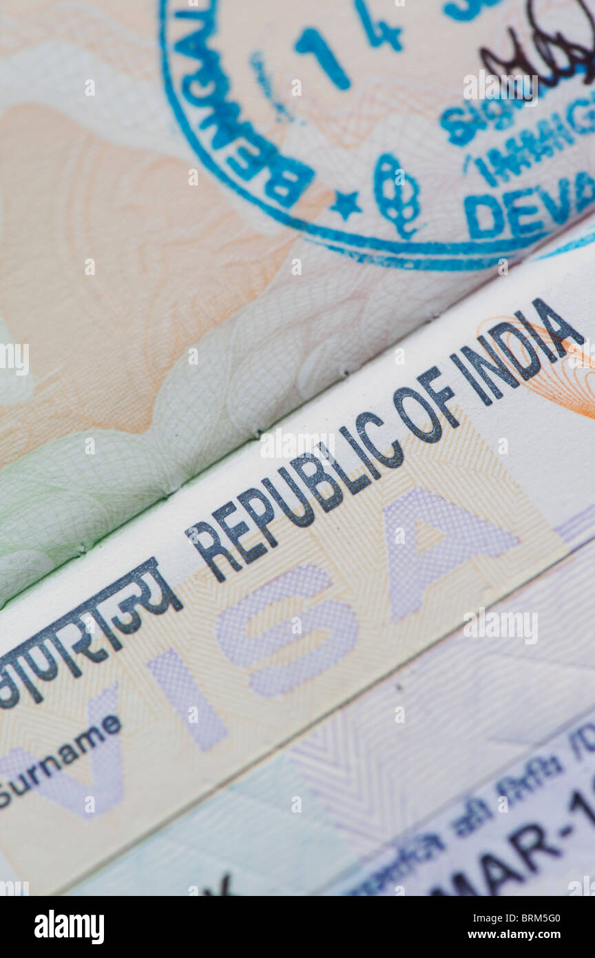 Visum für Indien in einen britischen Pass mit Einreisestempel Stockfoto