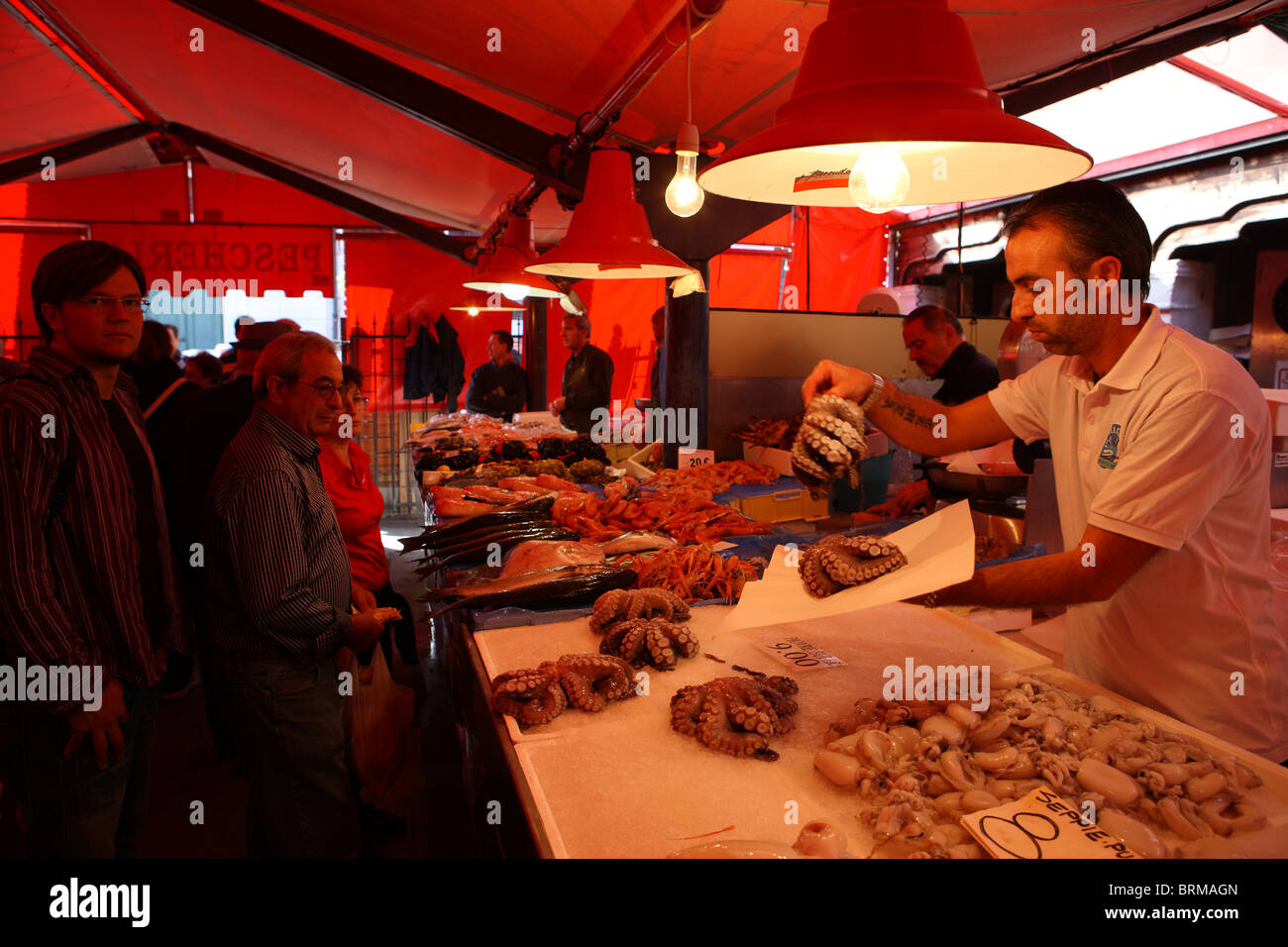Chioggia fischmarkt venedig italien -Fotos und -Bildmaterial in hoher