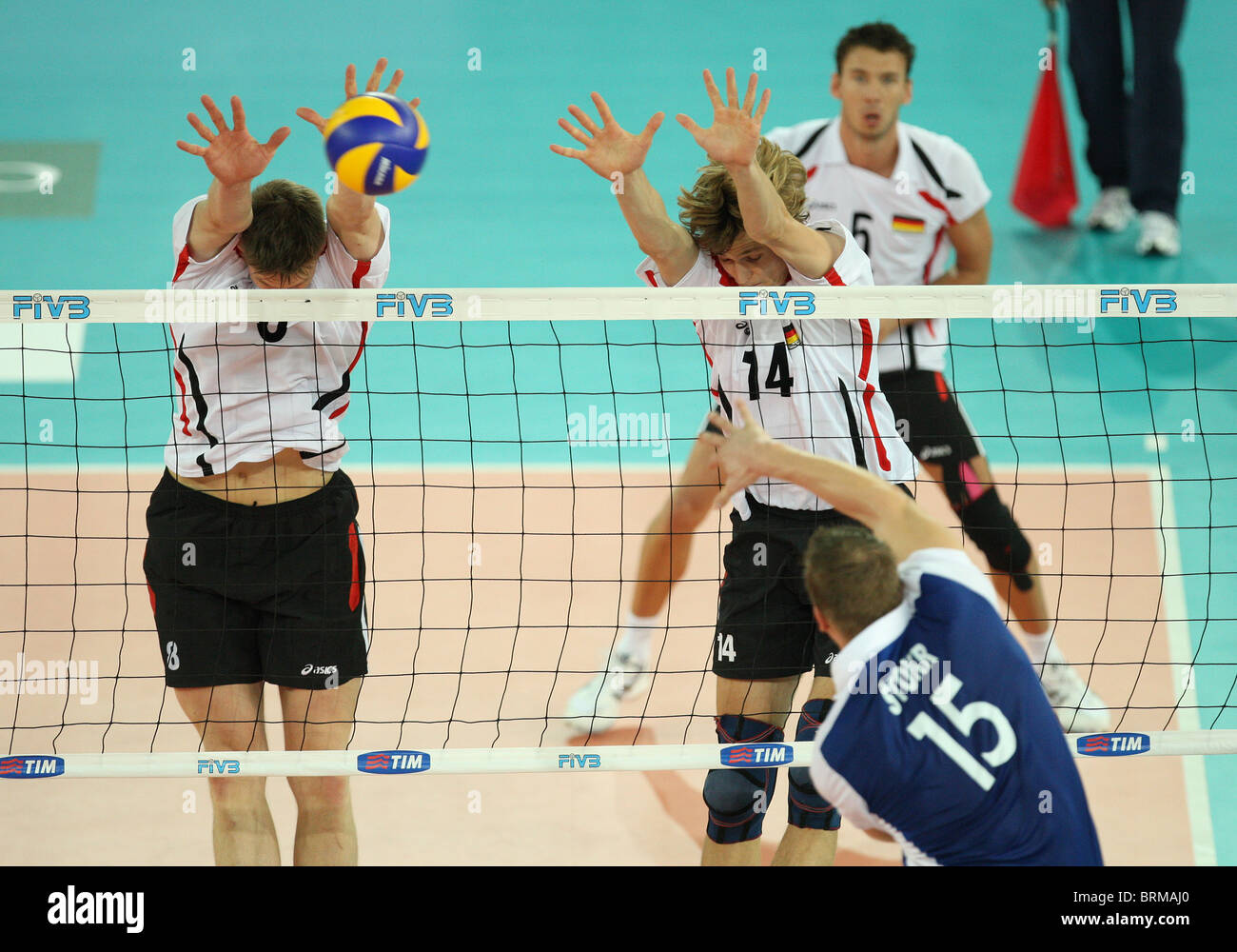 Entsprechen Sie Deutschland V Tschechische Republik der dritten Runde der FIVB Men Volleyball Weltmeisterschaft Italia 2010. Stockfoto
