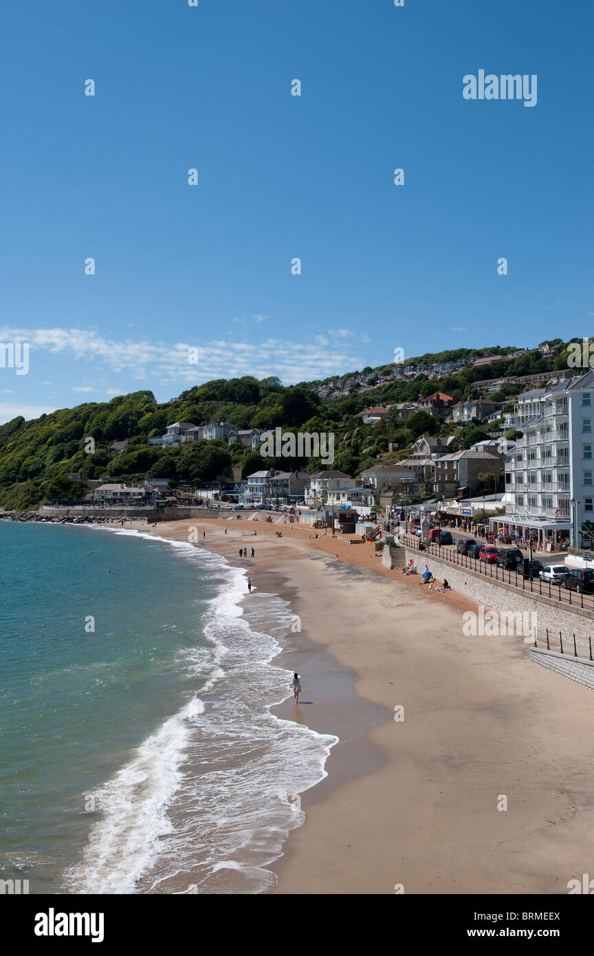 Schöne Aussicht auf das Meer Stadt Ventnor auf der Isle Of Wight an einem Sommertag. Stockfoto