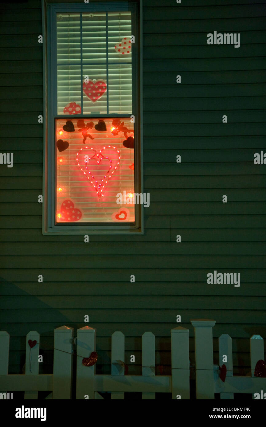 Valentinstag, Valentinstag, beleuchteten Fenster bei Nacht, Brooklyn, americana Stockfoto