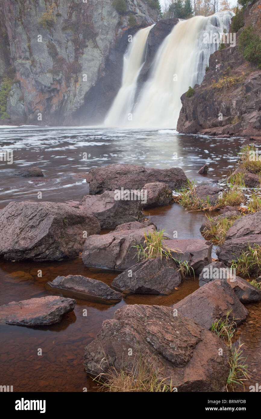 Hohe Wasserfälle des Flusses Taufe, Tettegouche State Park, Minnesota Stockfoto