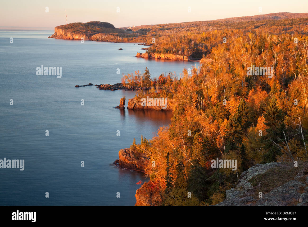 Lake Superior Küstenlinie von Schaufel Punkt, Tettegouche State Park, Minnesota Stockfoto
