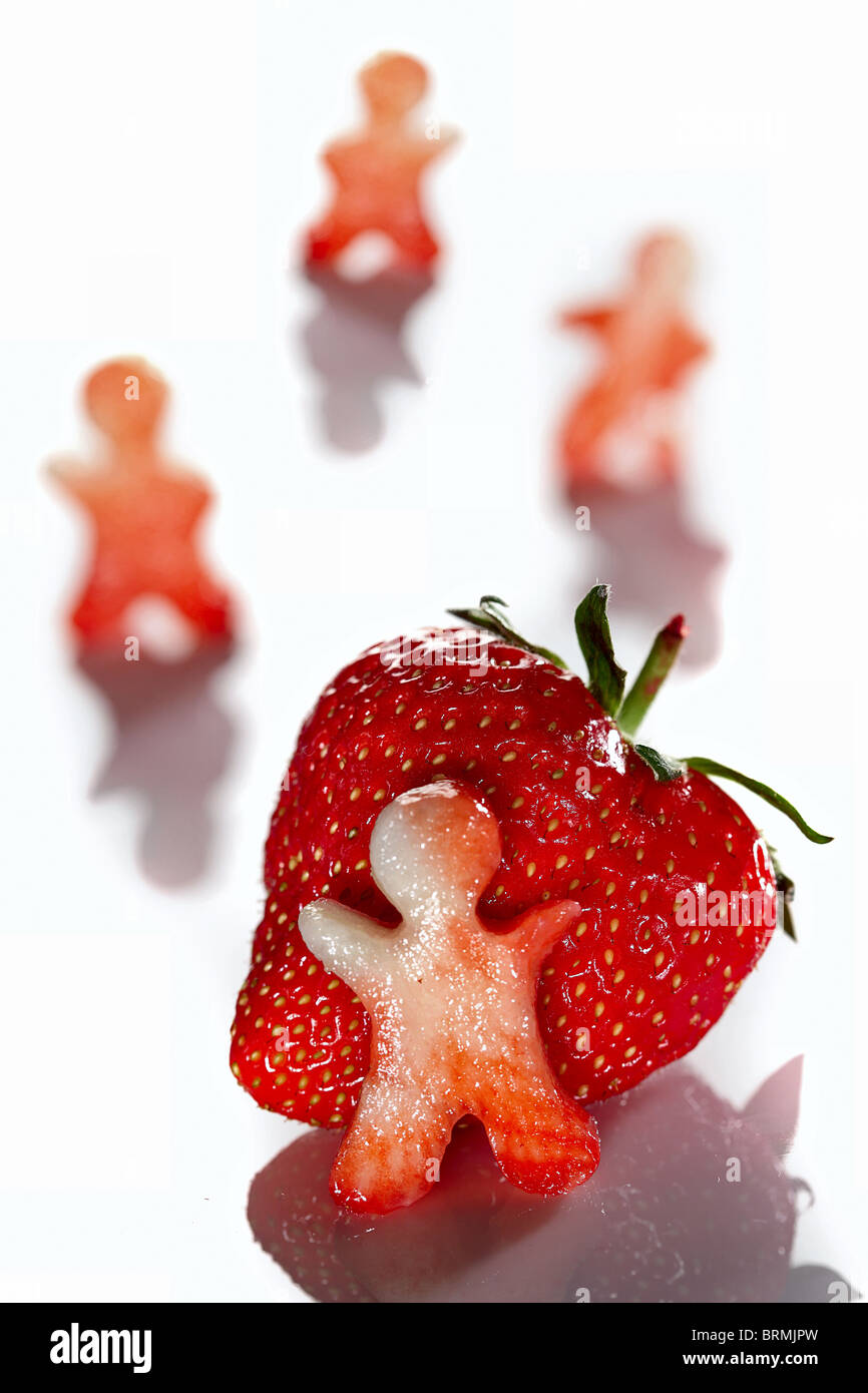 Erdbeere alien Menschen schnitzen Stockfoto