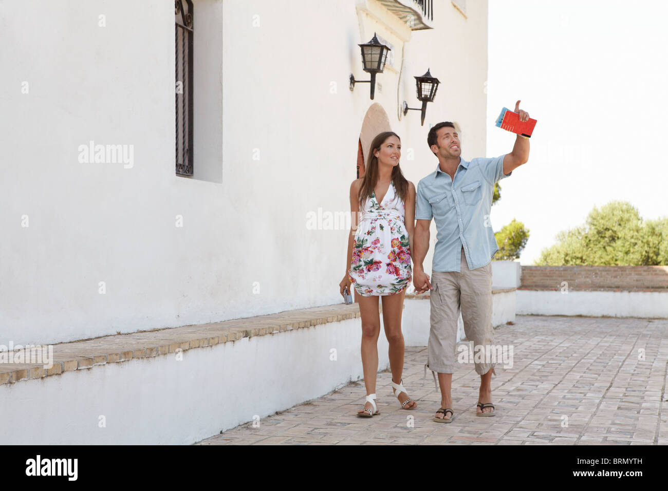 Paar auf der Suche auf touristische Attraktionen Stockfoto