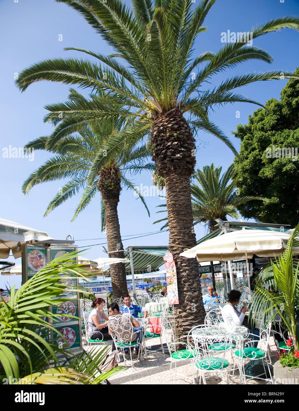 Cafe auf Funchal Promenade - Madeira Stockfoto