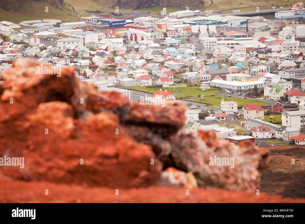 Heimaey Stadt aus dem Vulkan, der fast es, Westmännerinseln, Island zerstört. Stockfoto