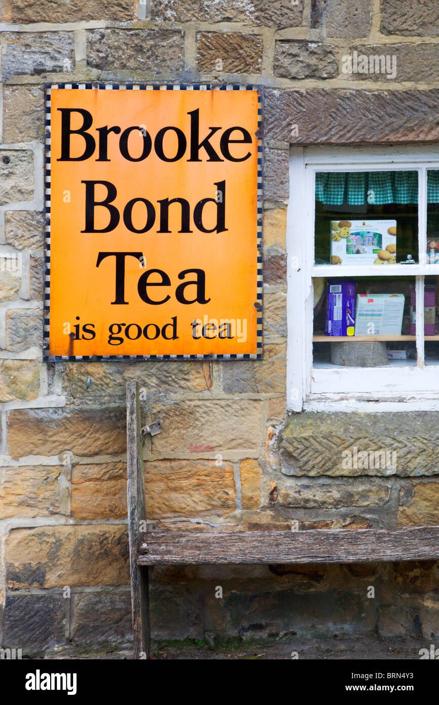 Alten Brooke Bond-Tee-Schild am North Yorkshire England Stockfoto