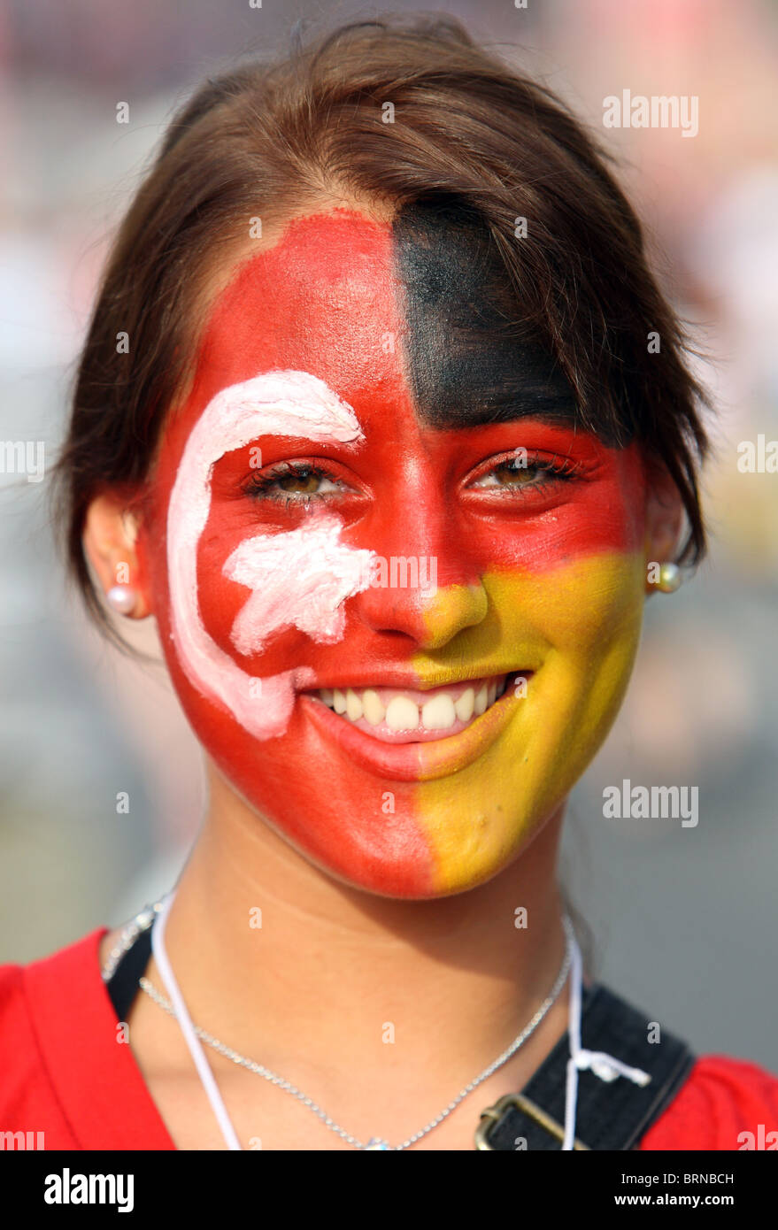 Ein Fußball-Fan an das Halbfinalspiel zwischen Deutschland und der Türkei, Berlin, Deutschland Stockfoto