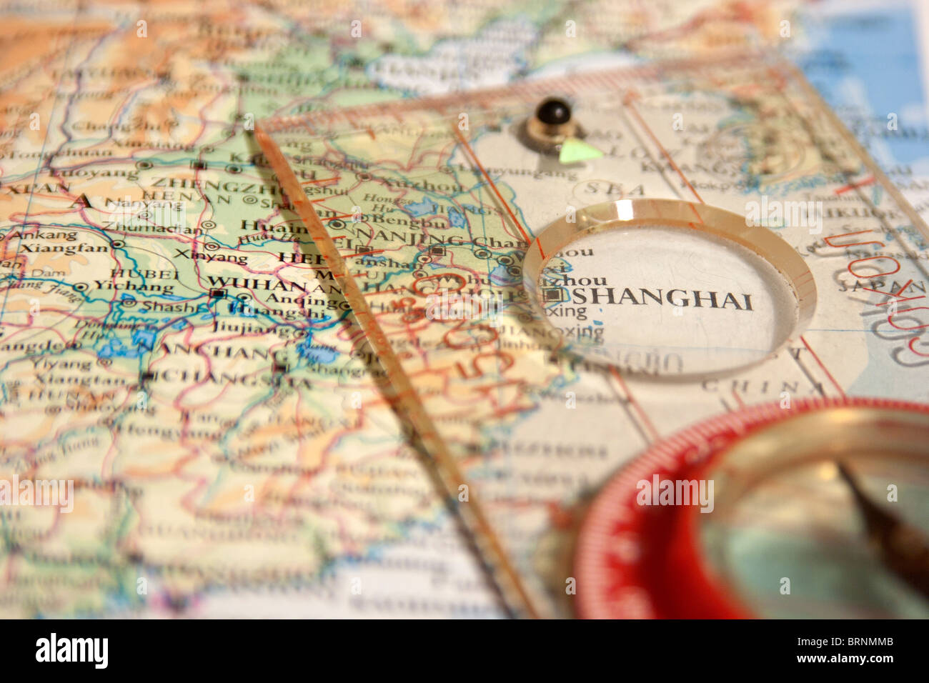 In der Nähe von Shanghai unter die Lupe und Kompass Stockfoto