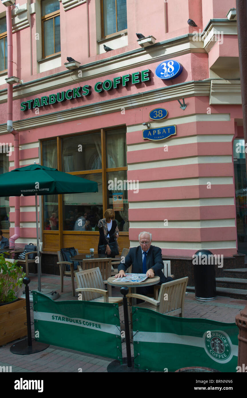 Starbucks-Café-Filiale Arbat Straße Moskau Russland Mitteleuropa Stockfoto