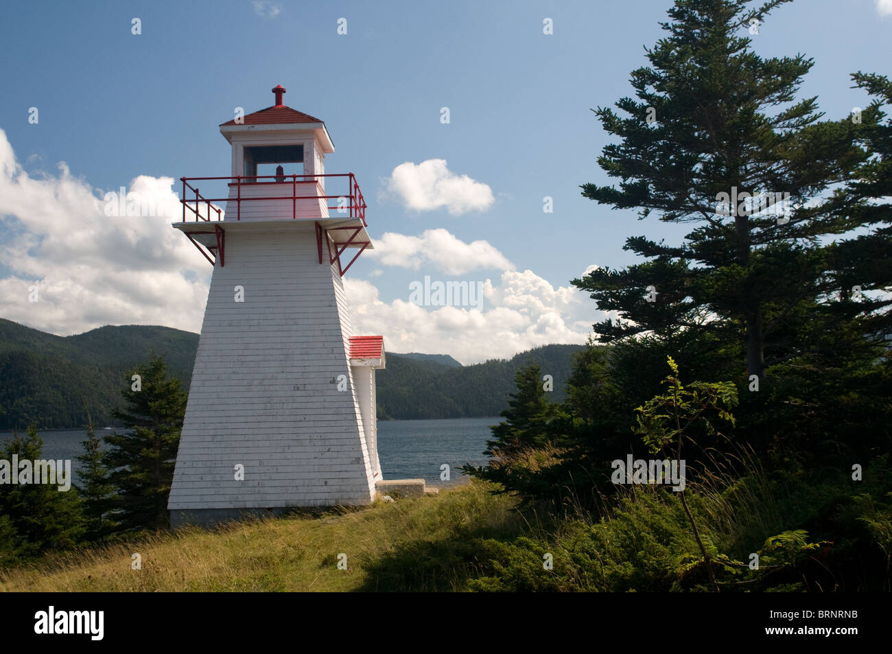 Blick auf Woody Point Lighthouse und südlichen Arm Stockfoto