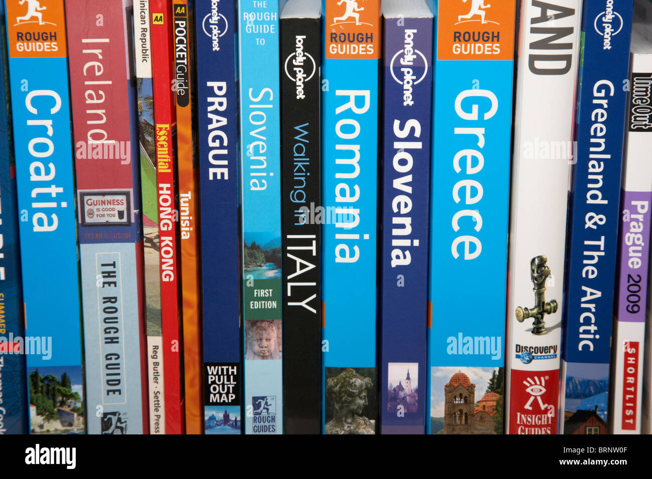 Palette von Reise-Bücher und Reiseführer in englischer Sprache Stockfoto