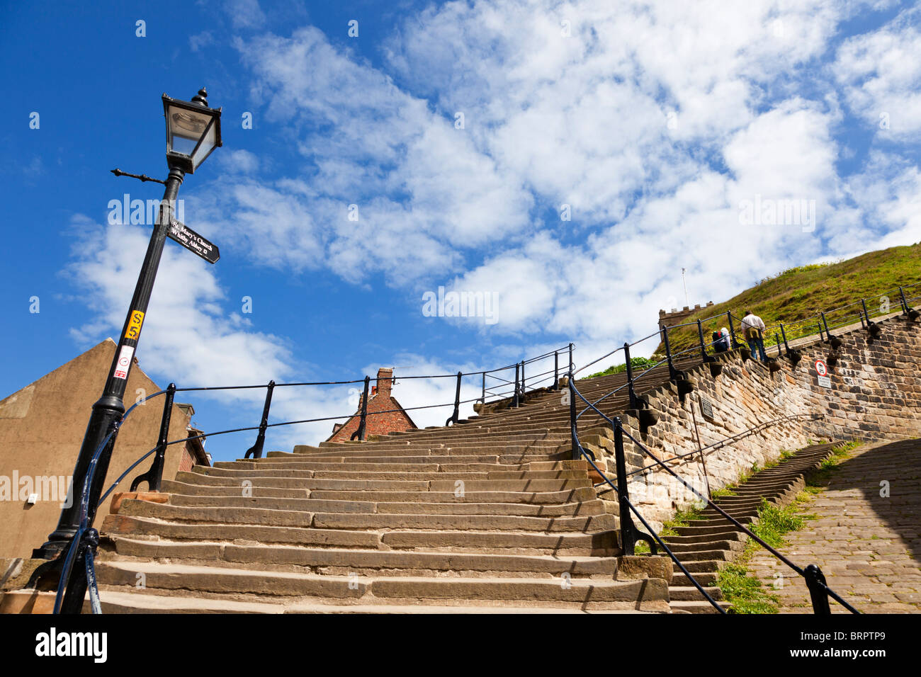 Nachschlagen von Whitby Schritte, Whitby, North Yorkshire, England UK Stockfoto