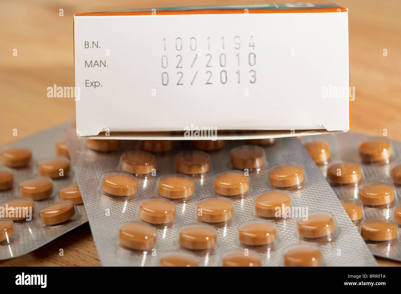Medikamenten chargennummer -Fotos und -Bildmaterial in hoher Auflösung –  Alamy
