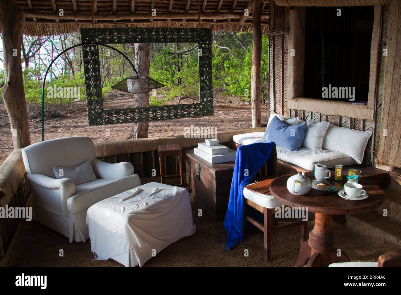 Möblierte Terrasse Lounge Mnemba Lodge Stockfoto