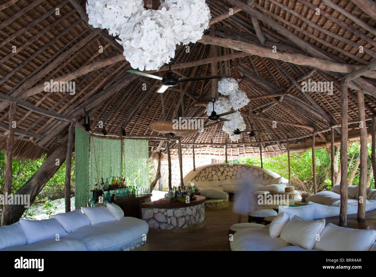 Outdoor-Lounge im Mnemba lodge Stockfoto