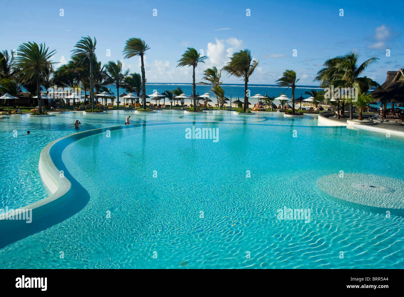 Schwimmbad im Hotel Beau Rivage Stockfoto