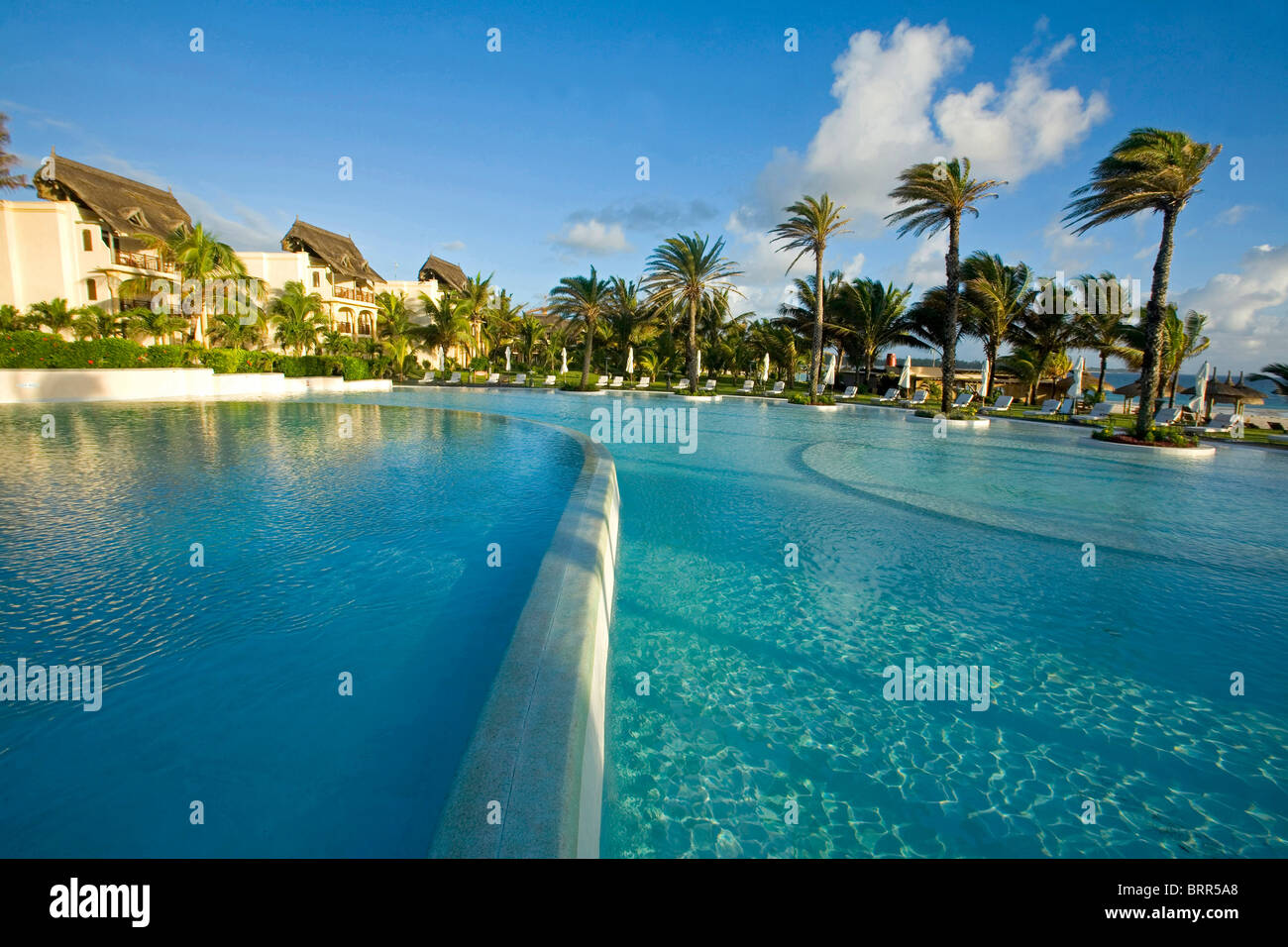 Großer Pool im Beau Rivage hotel Stockfoto