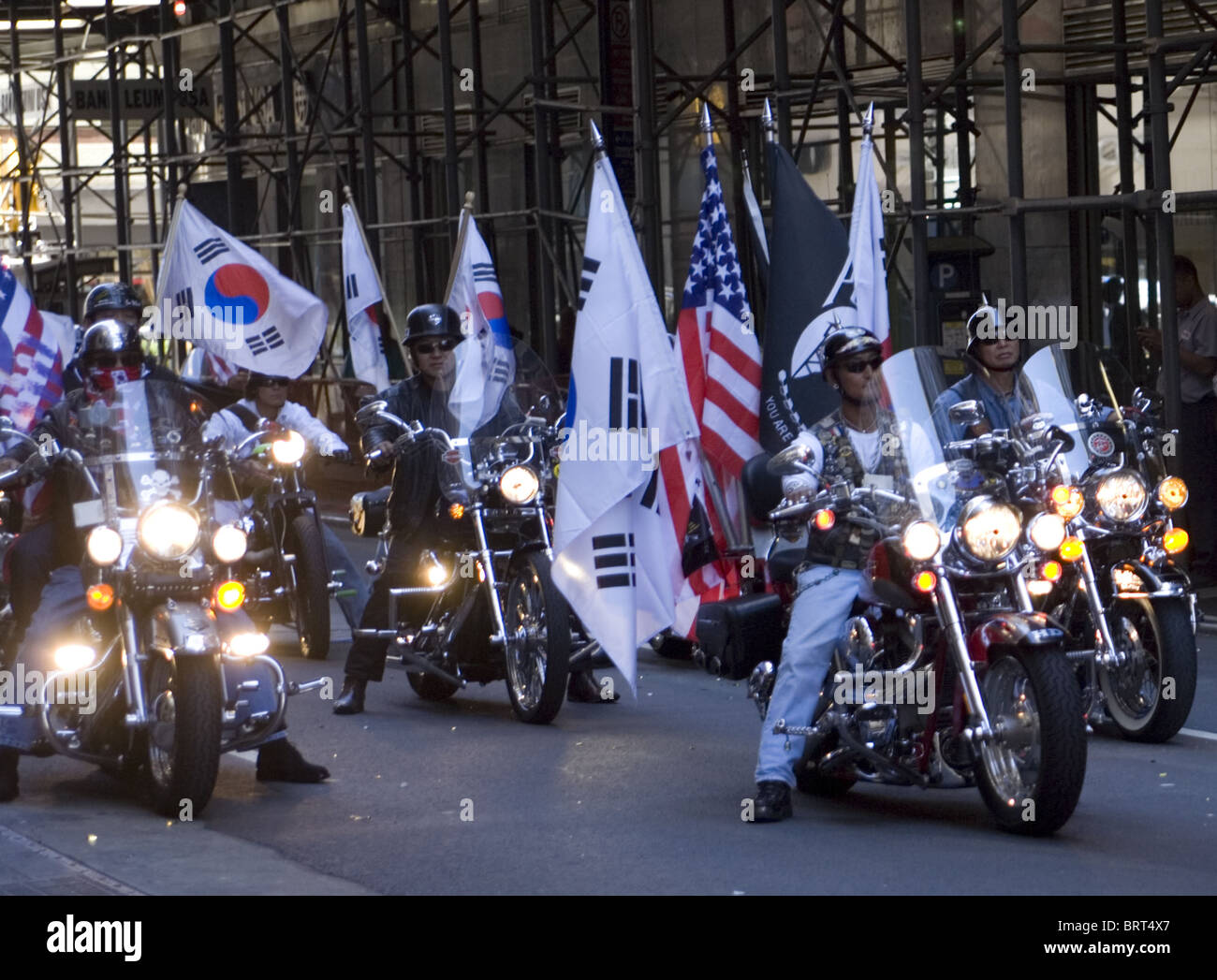 2010-koreanische Day-Parade entlang der Avenue of the Americas in New York City. Mitglieder der ein koreanisch-amerikanischen Motorrad-Club Fahrt in die Parade. Stockfoto