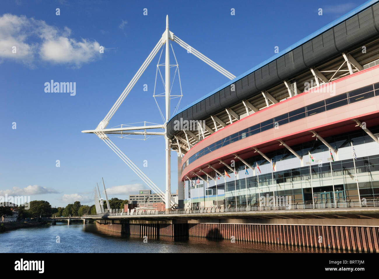 Fürstentum Stadion National Football und Rugby Ort am Ufer des Flusses Taff. Cardiff (Caerdydd), South Glamorgan, South Wales, UK, Großbritannien. Stockfoto