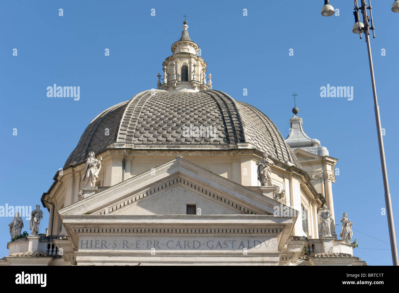 Tympanon und Kuppel der Santa Maria dei Miracoli, Rom Stockfoto