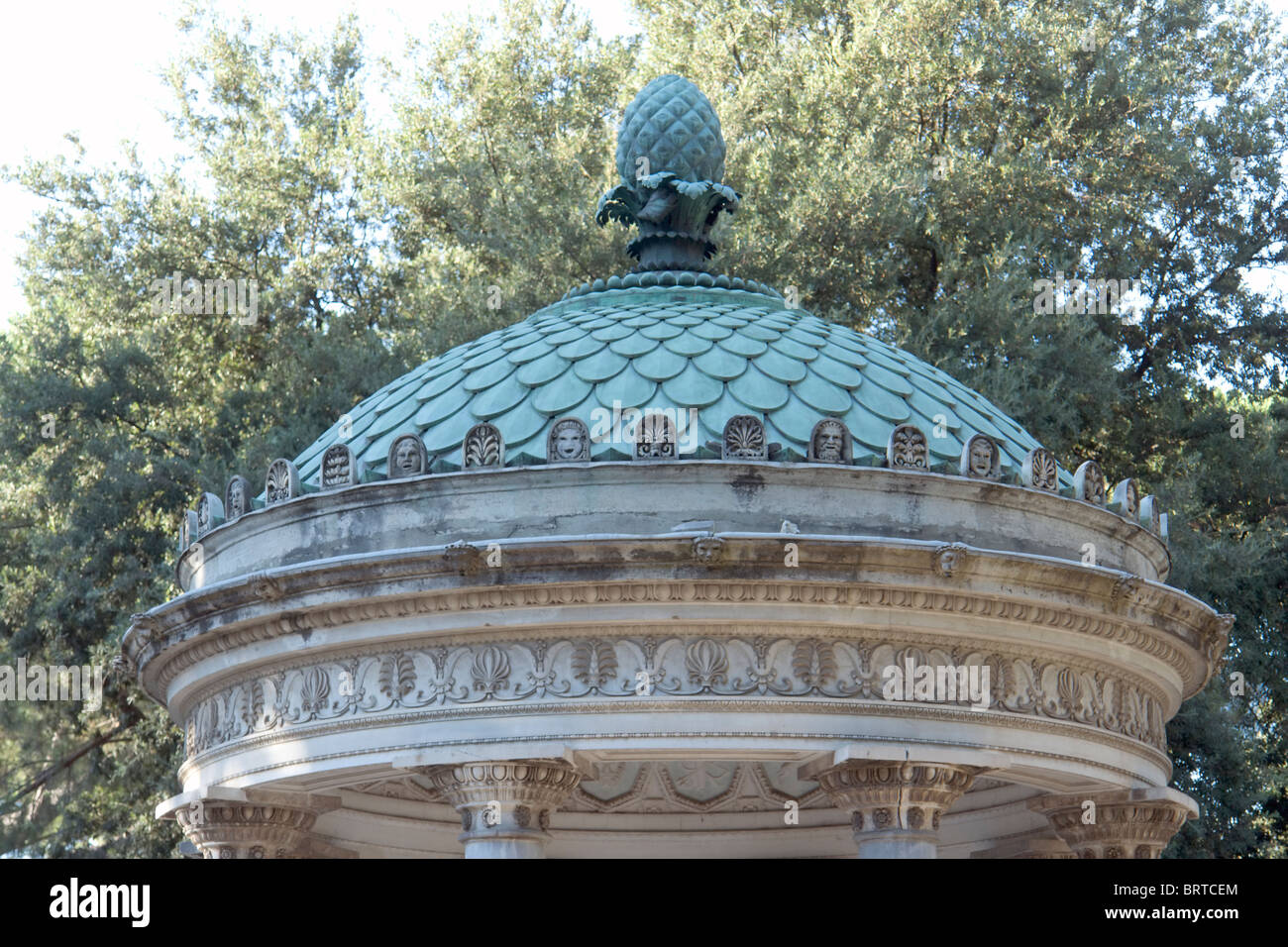 Dach des Tempietto di Diana, Villa Borghese, Rom Stockfoto