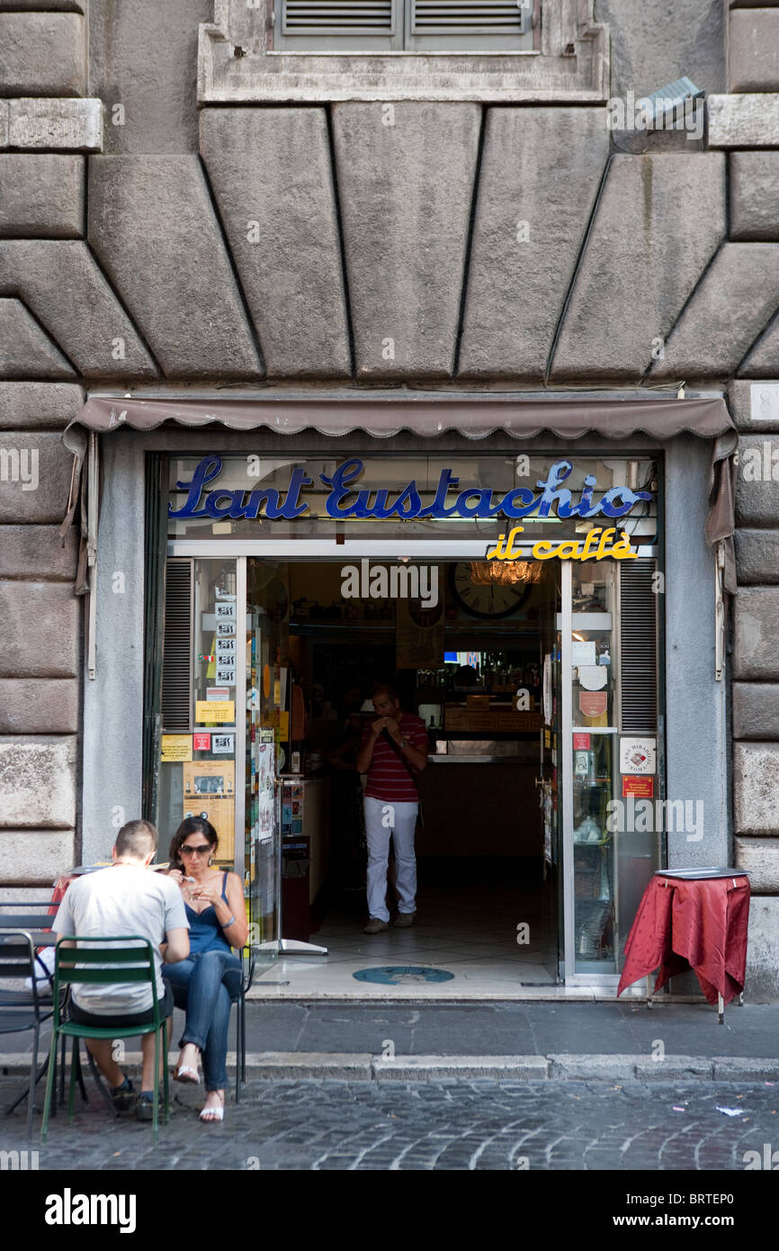 Bar-Sant Eustachio typische Caffe Café Leute sitzen Stadt Rom Italien Stockfoto